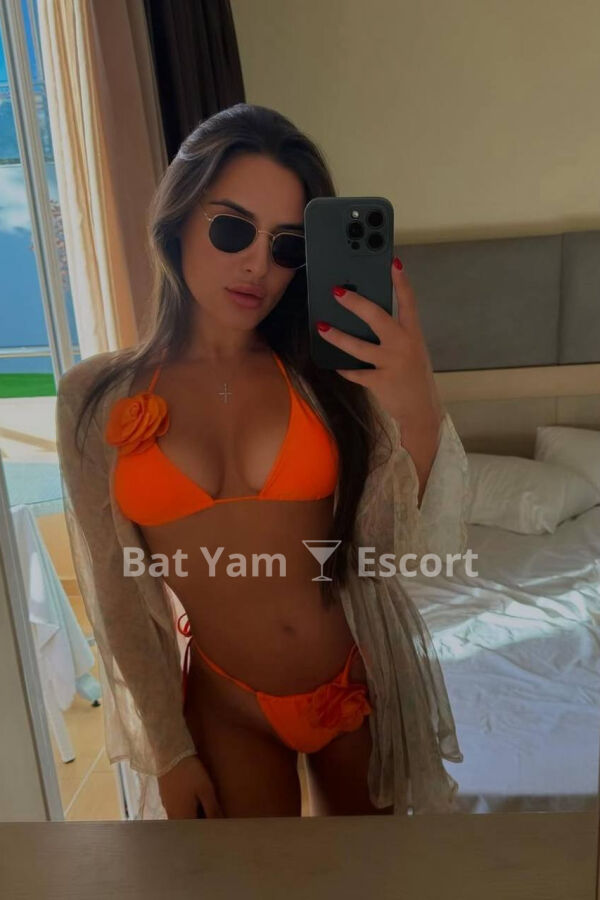 Mia
